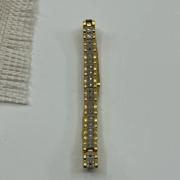 Vintage Gold Tone Bracelet with Intricate Detailing - Picture 8 of 16